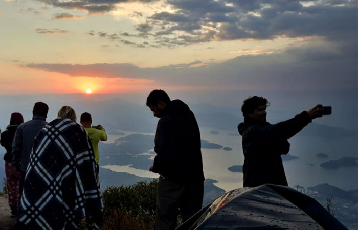 Foto: Acampamento na Pedra do Frade